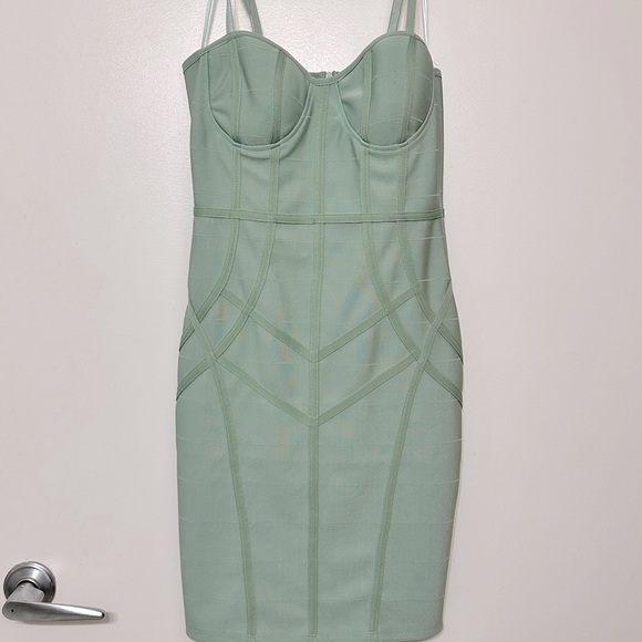 ‼️CLOSET CLEAN UP‼️ Mint Green bandage dress. Great condition. Size small. - Picture 2 of 2